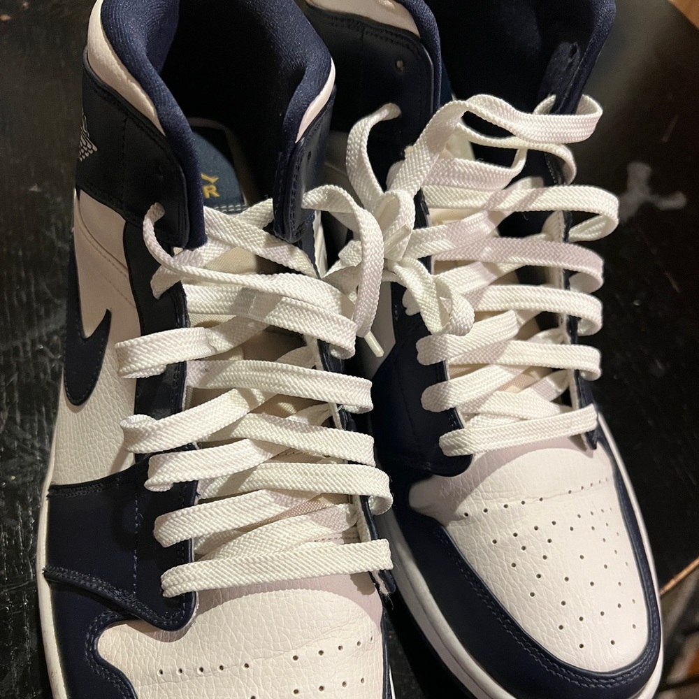 2019 Air Jordan 1 Mid 'Obsidian'